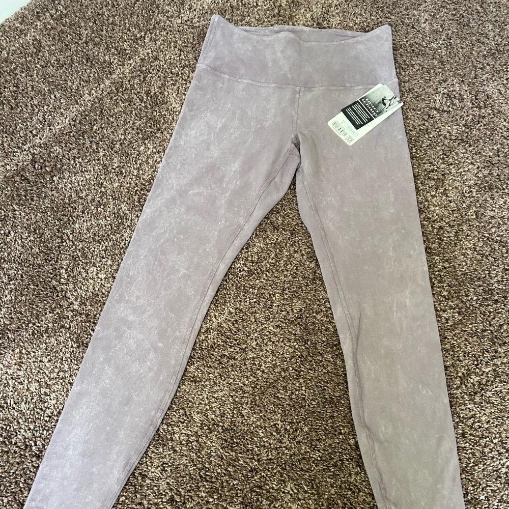 Lulu lemon morning light 28” size 8